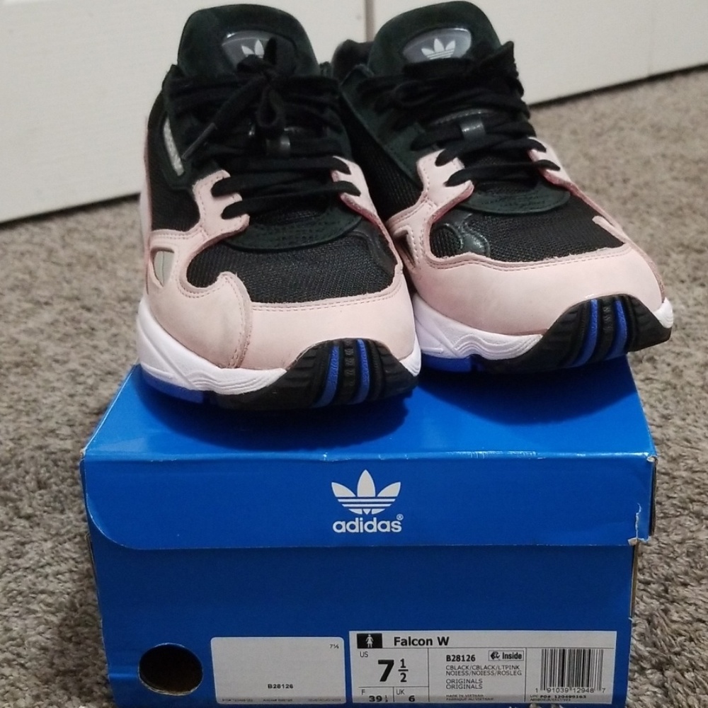 Adidas Original Wide Falcon